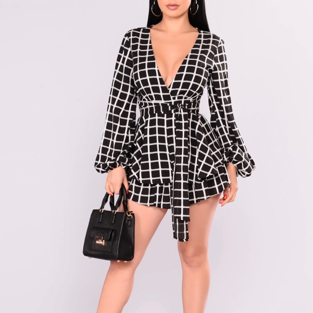 Cute black and white romper, NWT